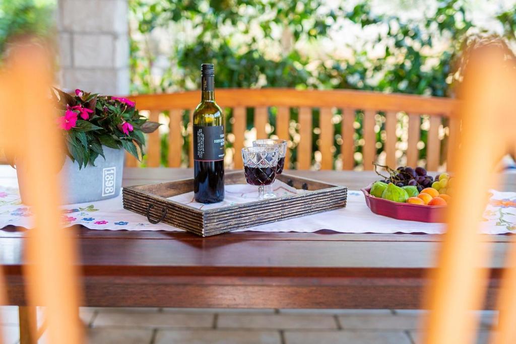 Holiday Home Lavanda Kornić Εξωτερικό φωτογραφία
